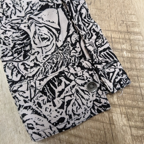 Rock and Republic Black and Gray Long Sleeve Button Down Shirt Rose Print - Picture 8 of 11